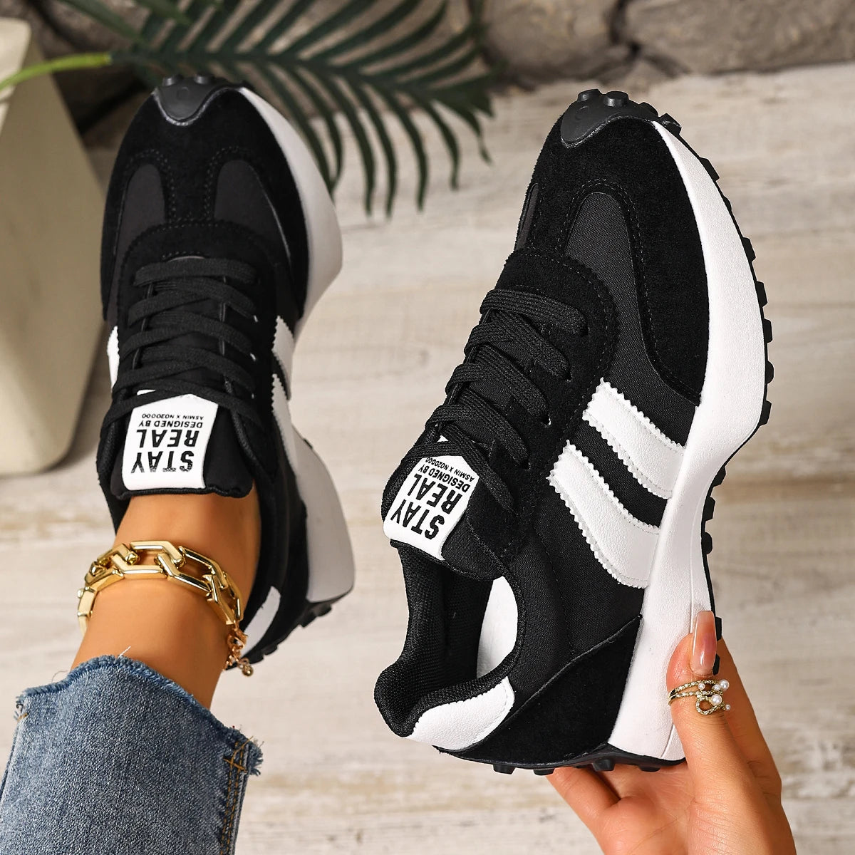 Women's Retro Flat Sneakers
